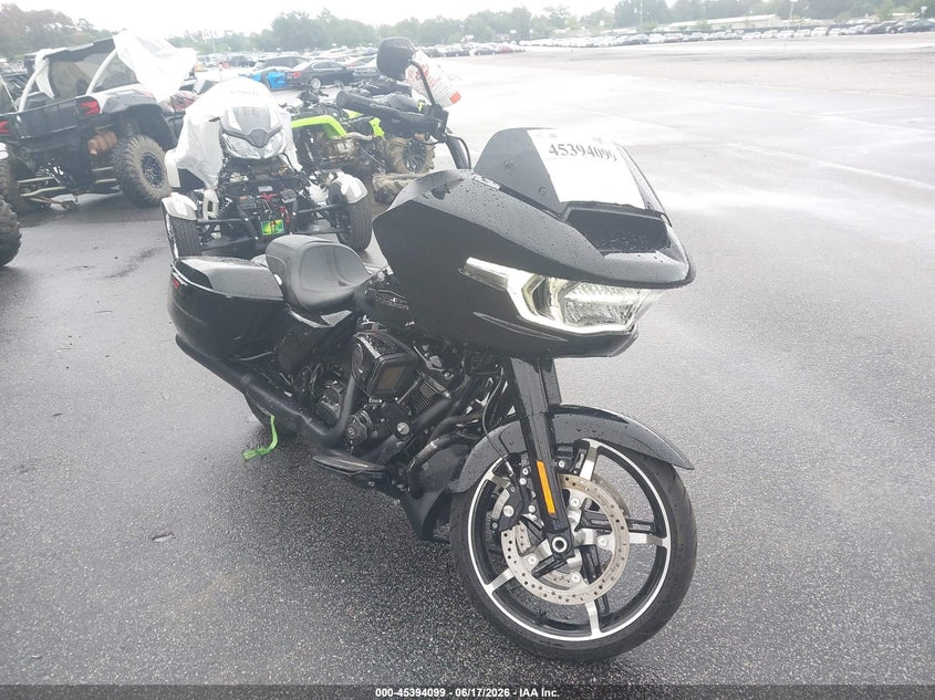 2025 Harley-davidson Road glide VIN 1HD1KH71XSB632909 IAAI salvage auction — SIDE, Salvage (South Carolina), sold $13,200 on 2026-08-26 (photo 1)