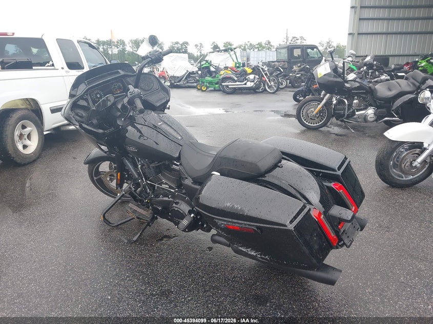 2025 Harley-davidson Road glide VIN 1HD1KH71XSB632909 IAAI salvage auction — SIDE, Salvage (South Carolina), sold $13,200 on 2026-08-26 (photo 3)