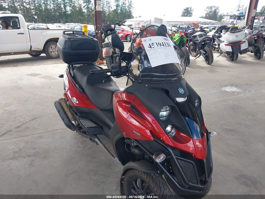 2009 Piaggio Mp3 VIN ZAPM610X495001914 IAAI salvage auction — LEFT & RIGHT, Bill Of Sale (Washington), sold $700 on 2026-07-29 (photo 1)