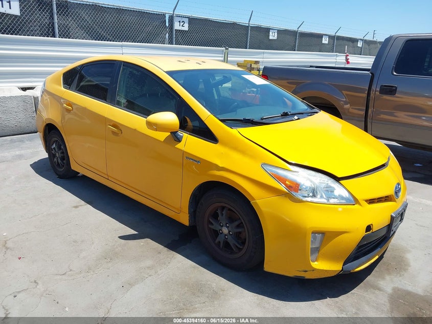 2014 Toyota Prius VIN JTDKN3DU8E1768397 IAAI salvage auction — FRONT & REAR, Salvage (California), sold $300 on 2026-07-29 (photo 1)