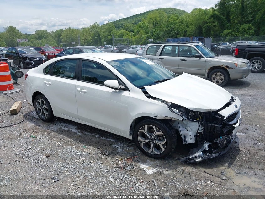 2021 Kia Forte VIN 3KPF24AD3ME350801 IAAI salvage auction — FRONT END, Salvage (Virginia), sold $2,250 on 2026-07-10 (photo 1)