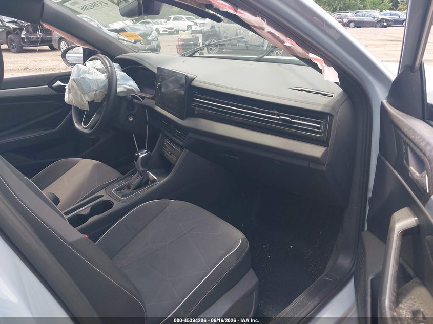 2025 Volkswagen Jetta VIN 3VWBX7BU5SM102937 IAAI salvage auction — FRONT END, Salvage Title, sold $5,800 on 2026-07-31 (photo 5)
