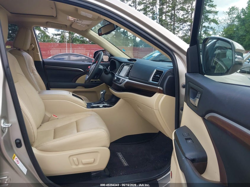 2015 Toyota Highlander VIN 5TDYKRFH1FS094586 IAAI salvage auction — FRONT END, Original (Texas), sold $8,400 on 2026-07-30 (photo 5)