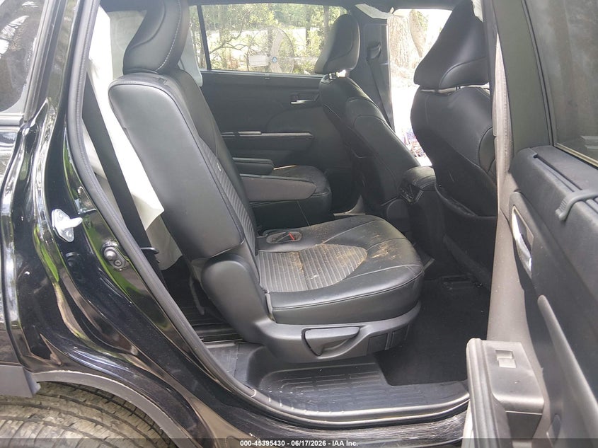 2021 Toyota Highlander VIN 5TDLZRAH0MS054090 IAAI salvage auction — FRONT & REAR, Clear (Virginia), sold $6,600 on 2026-07-15 (photo 8)