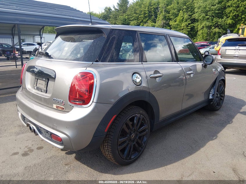 2020 Mini Hard top VIN WMWXU9C06L2L39404 IAAI salvage auction — SUSPENSION, Wait Title, sold $5,500 on 2026-08-23 (photo 4)