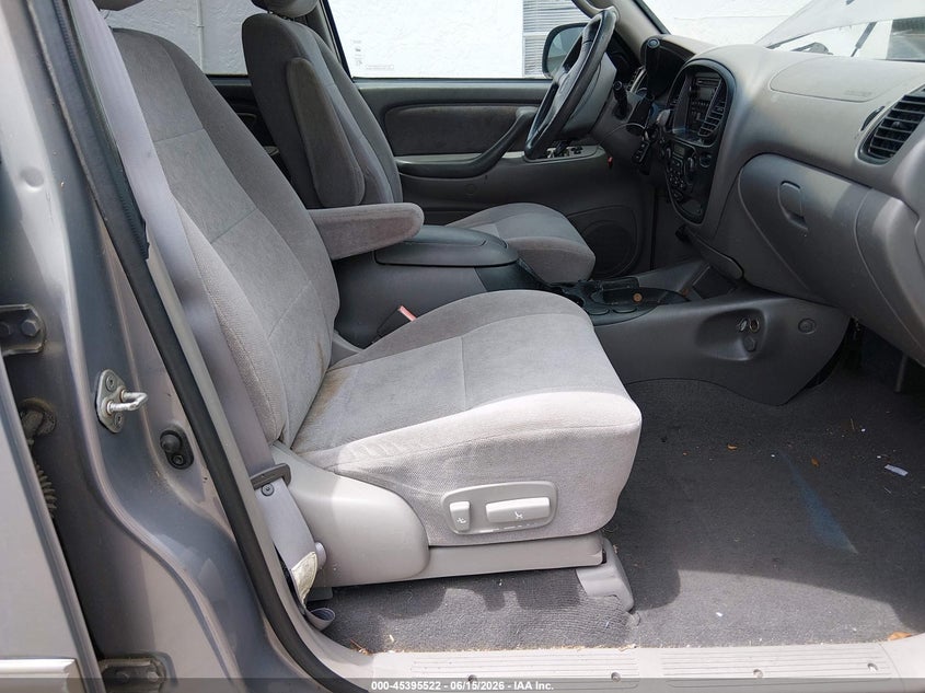 2001 Toyota Sequoia VIN 5TDZT34AX1S048994 IAAI salvage auction — NORMAL WEAR, Clear (Florida), sold $475 on 2026-07-22 (photo 5)