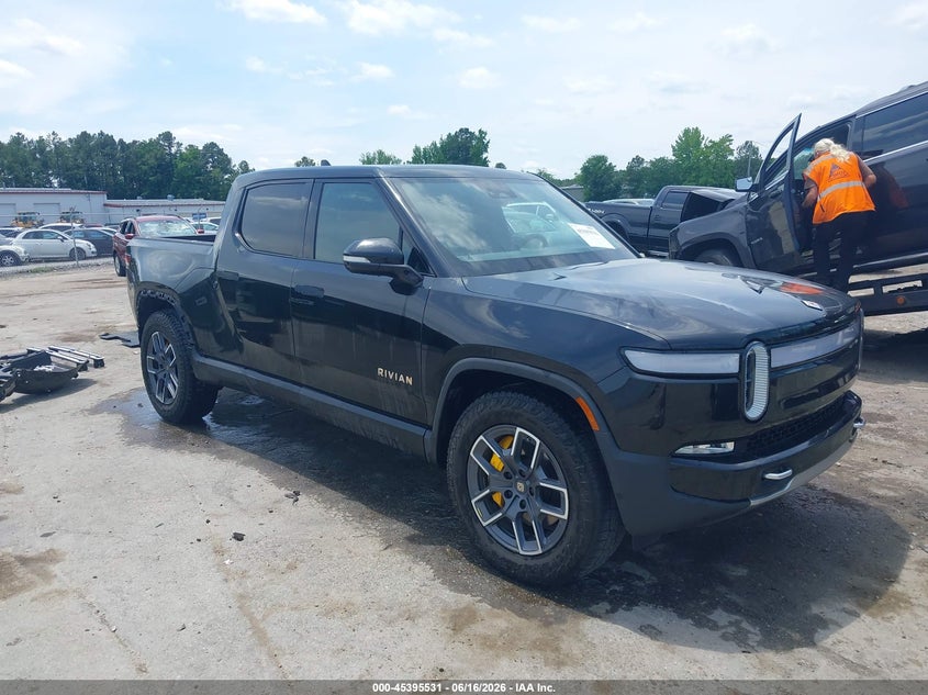 2022 Rivian R1t VIN 7FCTGAAL8NN004602 IAAI salvage auction — REAR END, Salvage (Virginia), sold $75 on 2026-07-31 (photo 1)