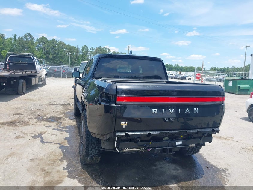 2022 Rivian R1t VIN 7FCTGAAL8NN004602 IAAI salvage auction — REAR END, Salvage (Virginia), sold $75 on 2026-07-31 (photo 6)