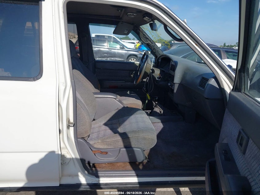 1993 Toyota 4runner VIN JT3VN39W3P0122656 IAAI salvage auction — FRONT END, Salvage (Texas), sold $500 on 2026-07-21 (photo 5)