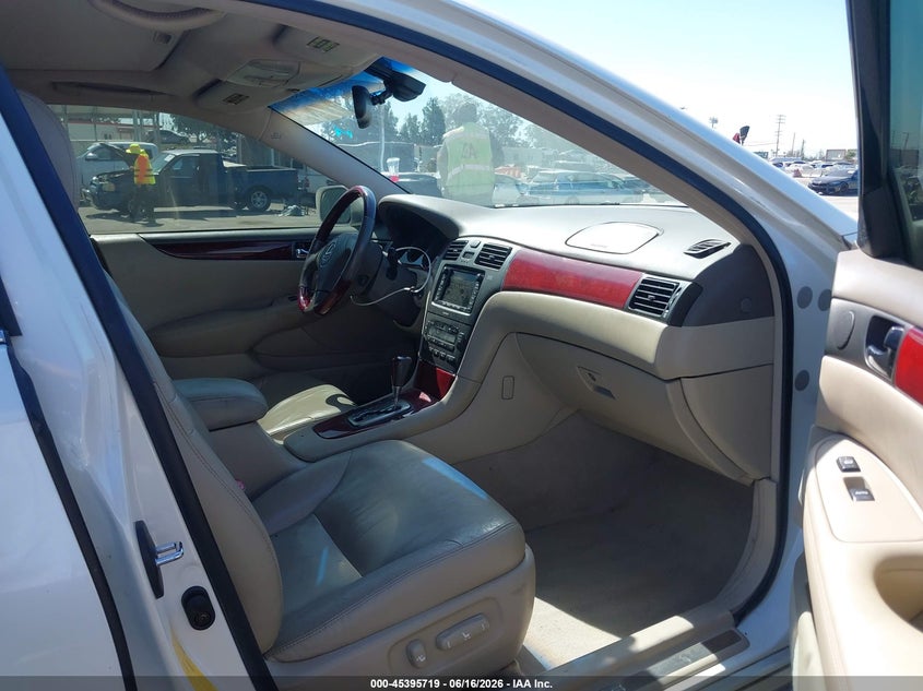 2004 Lexus Es 330 VIN JTHBA30G545042630 IAAI salvage auction — REAR END, Salvage (California), sold $975 on 2026-07-29 (photo 5)