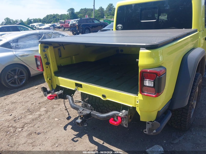 2023 Jeep Gladiator VIN 1C6JJTBG9PL563335 IAAI salvage auction — REAR END, Salvage Title, sold $13,300 on 2026-07-28 (photo 6)