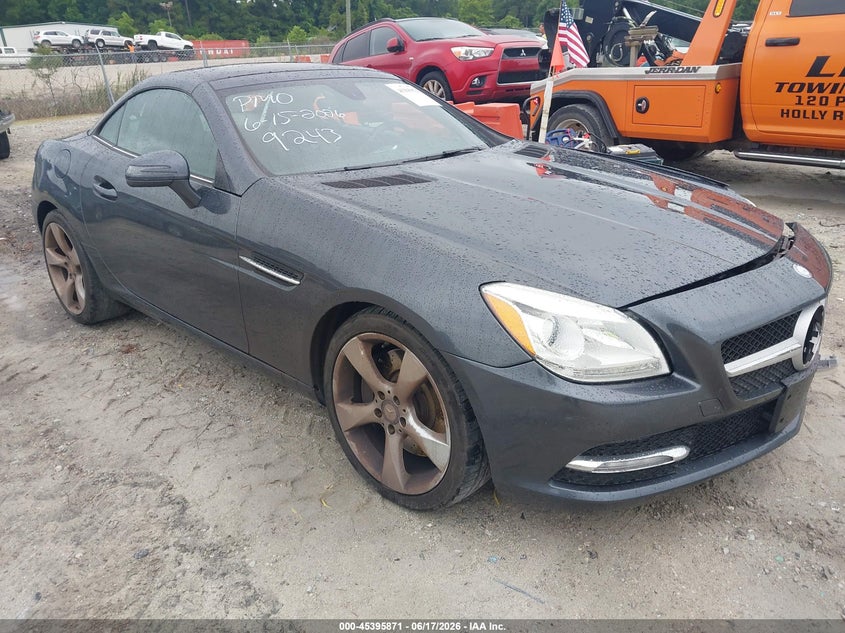 2012 Mercedes-benz Slk-klasse VIN WDDPK5HA0CF009243 IAAI salvage auction — LEFT FRONT, Salvage Title, sold $3,100 on 2026-08-18 (photo 1)