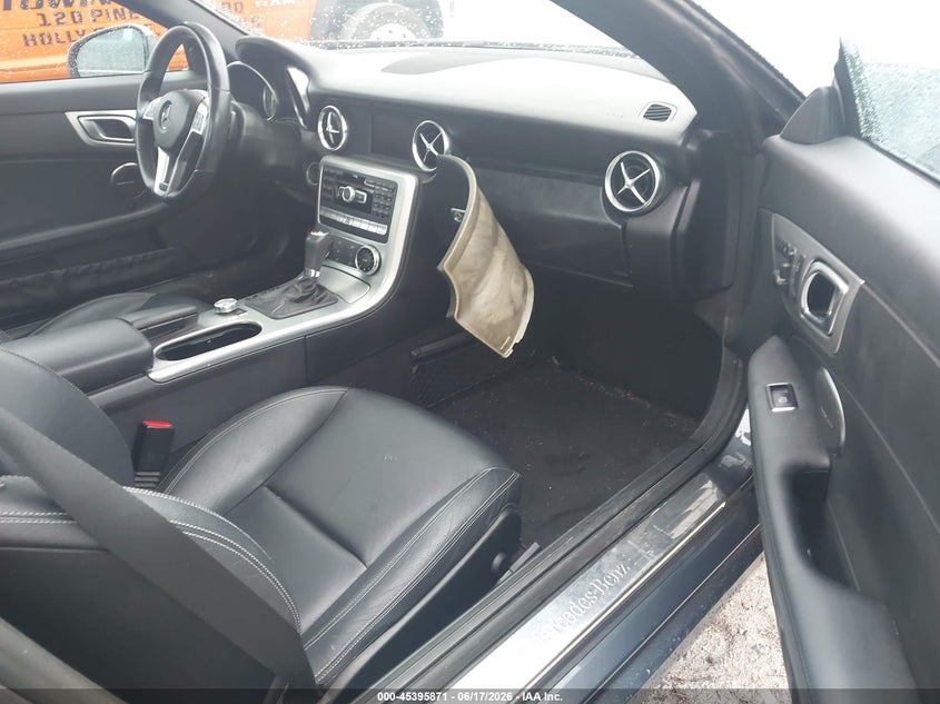2012 Mercedes-benz Slk-klasse VIN WDDPK5HA0CF009243 IAAI salvage auction — LEFT FRONT, Salvage Title, sold $3,100 on 2026-08-18 (photo 5)