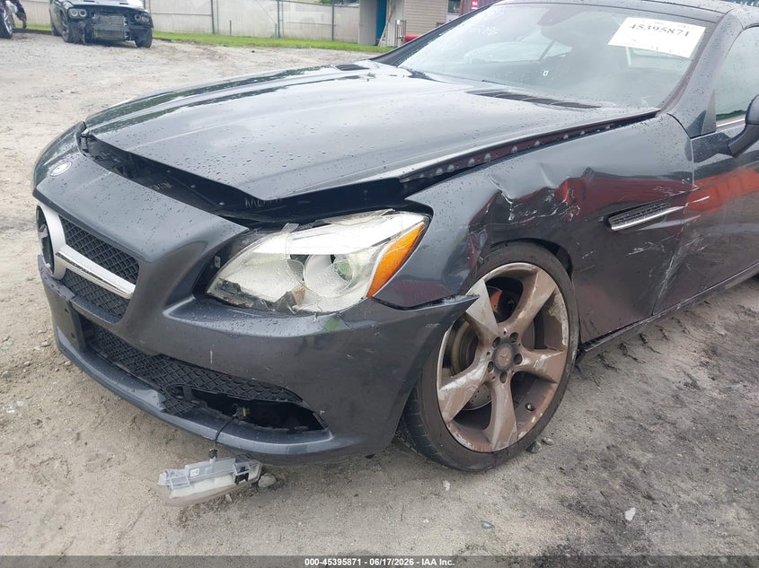 2012 Mercedes-benz Slk-klasse VIN WDDPK5HA0CF009243 IAAI salvage auction — LEFT FRONT, Salvage Title, sold $3,100 on 2026-08-18 (photo 6)