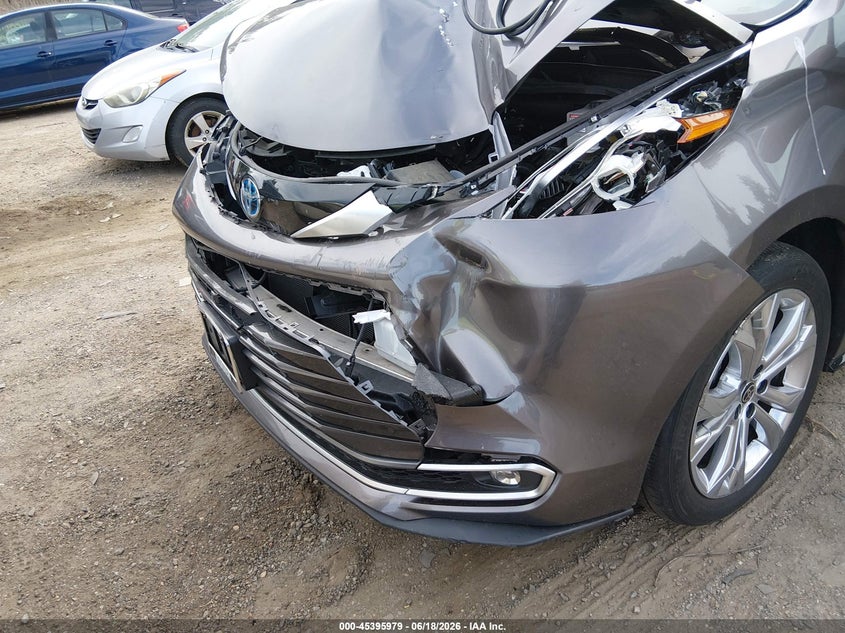 2022 Toyota Sienna VIN 5TDERKEC4NS085715 IAAI salvage auction — UNKNOWN, Salvage Title, sold $12,900 on 2026-07-30 (photo 6)