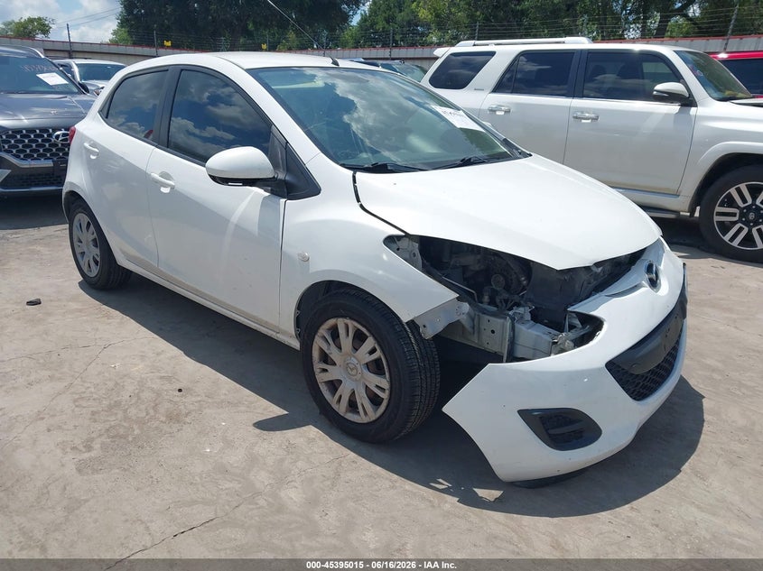 2014 Mazda 2 VIN JM1DE1KY8E0188186 IAAI salvage auction — FRONT END, Salvage Title, sold $825 on 2026-07-11 (photo 1)
