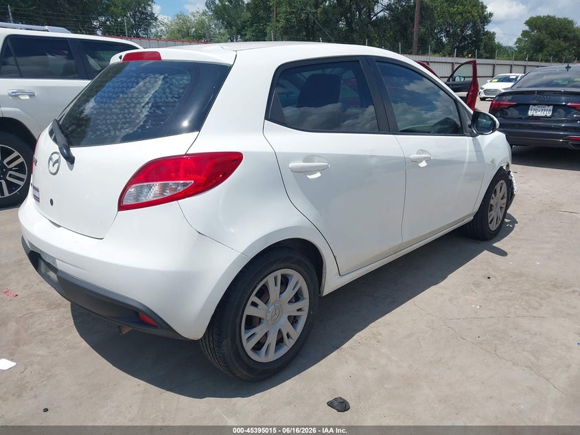 2014 Mazda 2 VIN JM1DE1KY8E0188186 IAAI salvage auction — FRONT END, Salvage Title, sold $825 on 2026-07-11 (photo 4)