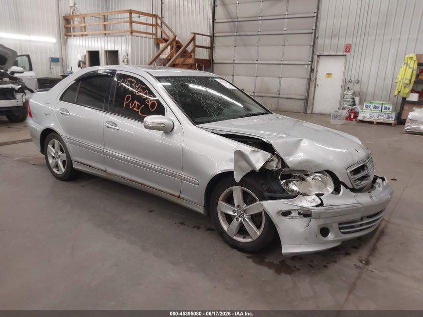 2007 Mercedes-benz C class VIN WDBRF92H47F859627 IAAI salvage auction — FRONT END, Parts Only Bos (Minnesota), sold $350 on 2026-07-07 (photo 1)