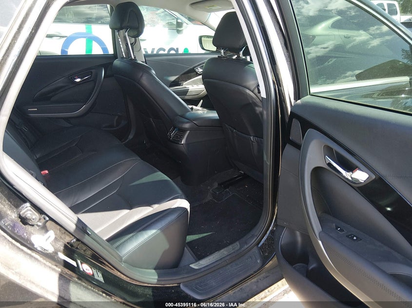 2013 Hyundai Azera VIN KMHFG4JGXDA245781 IAAI salvage auction — NORMAL WEAR, Clear (Washington), sold $550 on 2026-07-15 (photo 8)