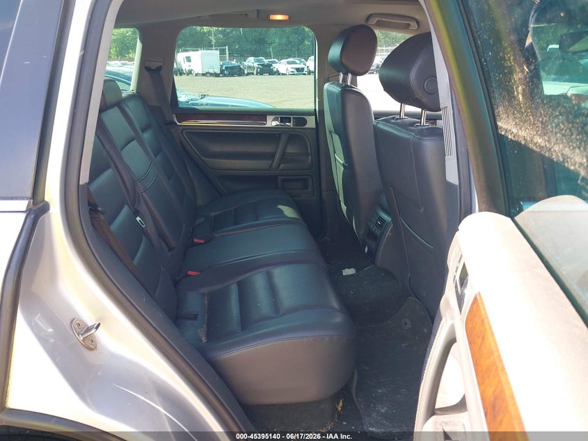 2010 Volkswagen Touareg VIN WVGFK7A92AD003434 IAAI salvage auction — FRONT END, Salvage (Idaho), sold $275 on 2026-07-15 (photo 8)
