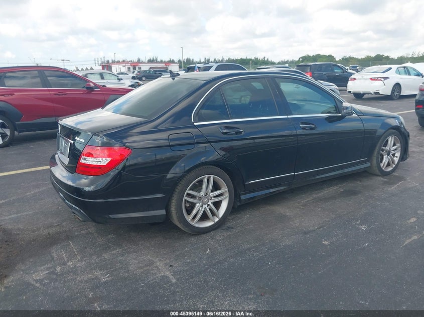 2012 Mercedes-benz C-klasse VIN WDDGF8BB9CA696579 IAAI salvage auction — LEFT FRONT, Rebuildable (Florida), sold $25 on 2026-07-30 (photo 4)