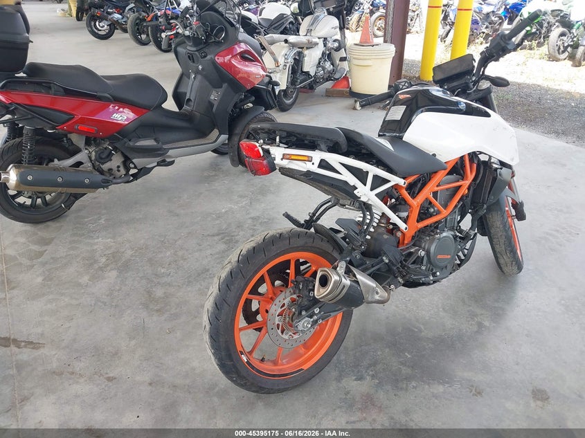 2018 Ktm 390 adventure VIN MD2JPJ40XJC257208 IAAI salvage auction — FRONT & REAR, Salvage Title, sold $25 on 2026-07-29 (photo 4)