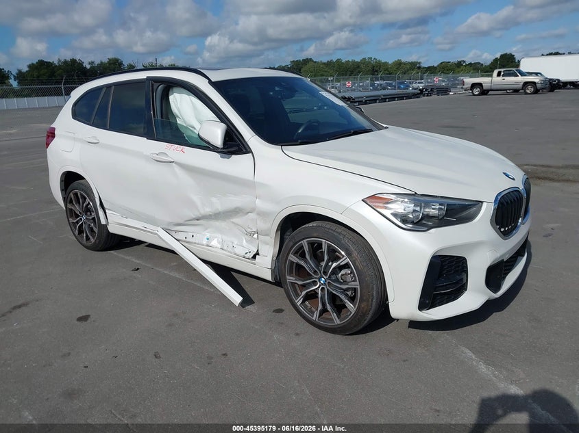 2021 BMW X1 VIN WBXJG7C07M5T84682 — IAAI salvage auction photo