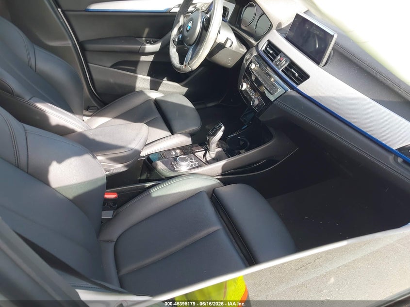 2021 BMW X1 VIN WBXJG7C07M5T84682 IAAI salvage auction — SIDE, Wait Title, sold $10,100 on 2026-08-21 (photo 5)