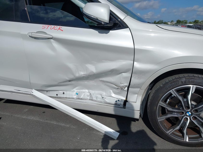 2021 BMW X1 VIN WBXJG7C07M5T84682 IAAI salvage auction — SIDE, Wait Title, sold $10,100 on 2026-08-21 (photo 6)