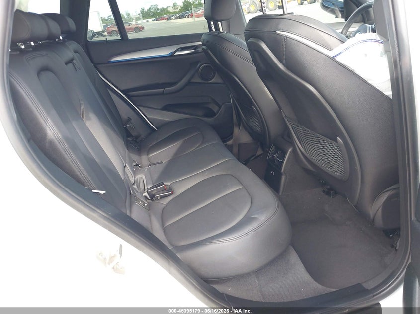 2021 BMW X1 VIN WBXJG7C07M5T84682 IAAI salvage auction — SIDE, Wait Title, sold $10,100 on 2026-08-21 (photo 8)