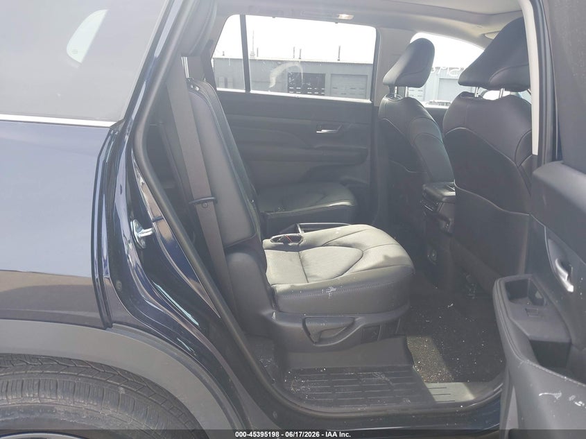 2026 Toyota Highlander VIN 5TDAAAB57TS130200 IAAI salvage auction — FRONT END, Salvage Title, sold $26,250 on 2026-07-27 (photo 8)