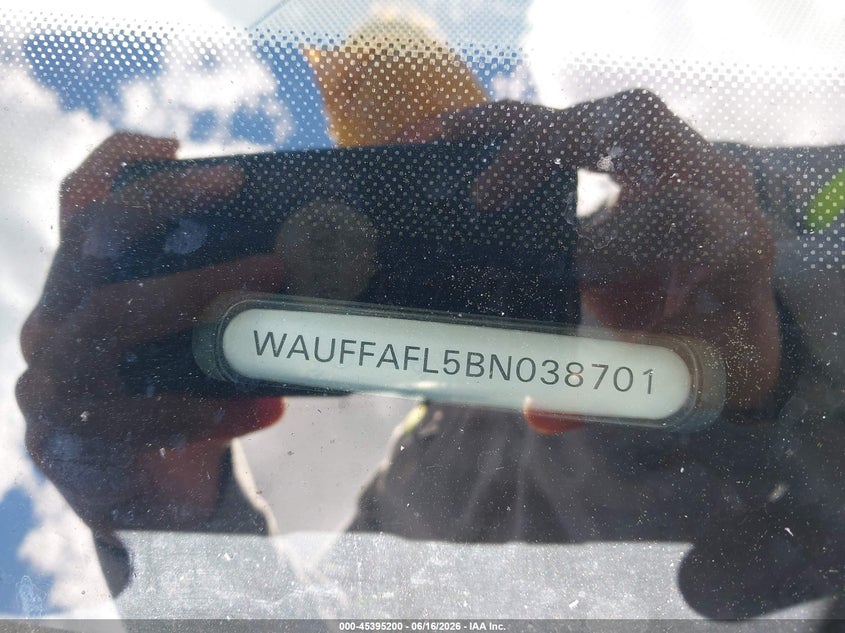 2011 Audi A4 VIN WAUFFAFL5BN038701 IAAI salvage auction — NORMAL WEAR, Original (Maine), sold $600 on 2026-07-06 (photo 9)