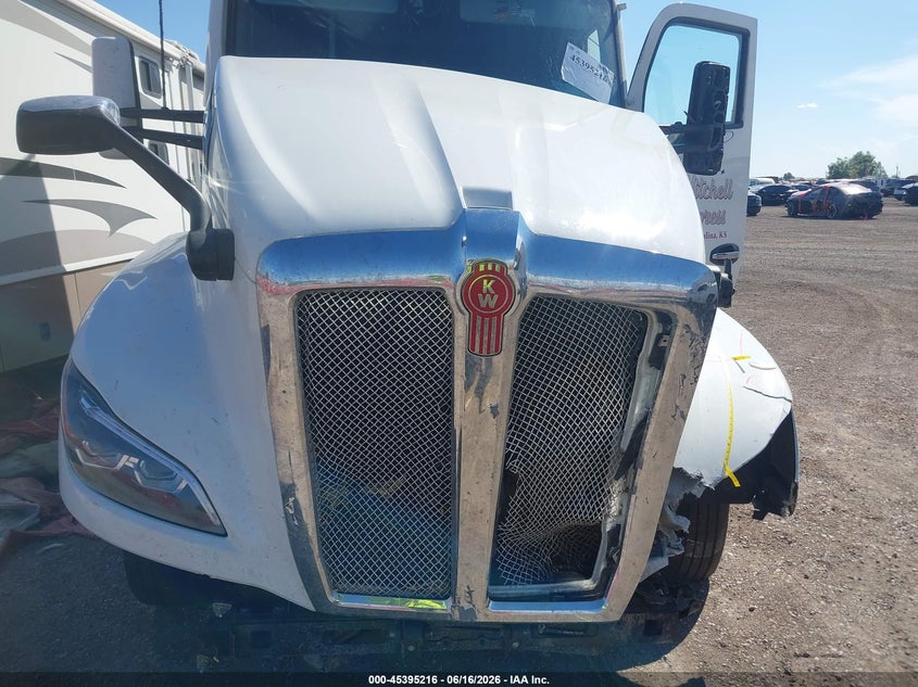 2024 Kenworth T680 VIN 1XKYDP9X7RJ312800 IAAI salvage auction — UNKNOWN, Clear (Kansas), sold $20,500 on 2026-08-19 (photo 9)