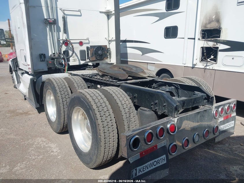 2024 Kenworth T680 VIN 1XKYDP9X7RJ312800 IAAI salvage auction — UNKNOWN, Clear (Kansas), sold $20,500 on 2026-08-19 (photo 3)