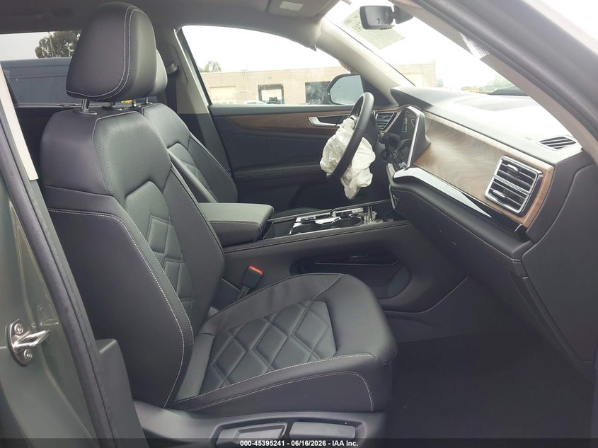 2026 Volkswagen Atlas VIN 1V2KN2CA5TC574699 IAAI salvage auction — RIGHT FRONT, Salvage Title, sold $10,000 on 2026-07-29 (photo 5)