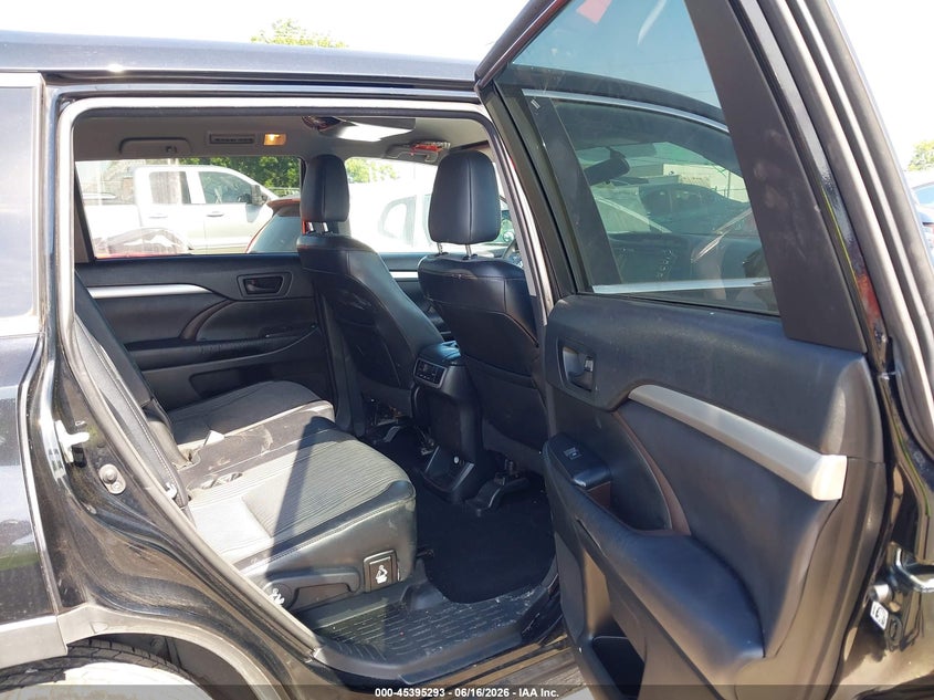 2016 Toyota Highlander VIN 5TDBKRFHXGS256710 IAAI salvage auction — FRONT END, Clear (Tennessee), sold $7,600 on 2026-07-09 (photo 8)