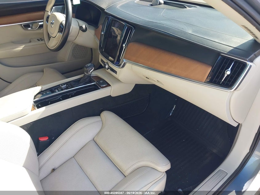 2017 Volvo S90 VIN YV1A22ML6H1001510 IAAI salvage auction — FRONT END, Salvage Title, sold $25 on 2026-07-29 (photo 5)