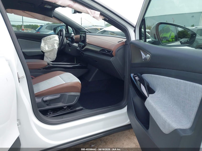 2023 Volkswagen Id.4 VIN 1V2CMPE8XPC011989 IAAI salvage auction — FRONT END, Salvage Title, sold $7,775 on 2026-09-02 (photo 5)