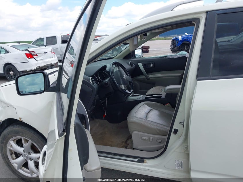 2009 Nissan Rogue VIN JN8AS58T09W324283 IAAI salvage auction — SIDE, Certificate Of Title (Nebraska), sold $25 on 2026-07-30 (photo 5)