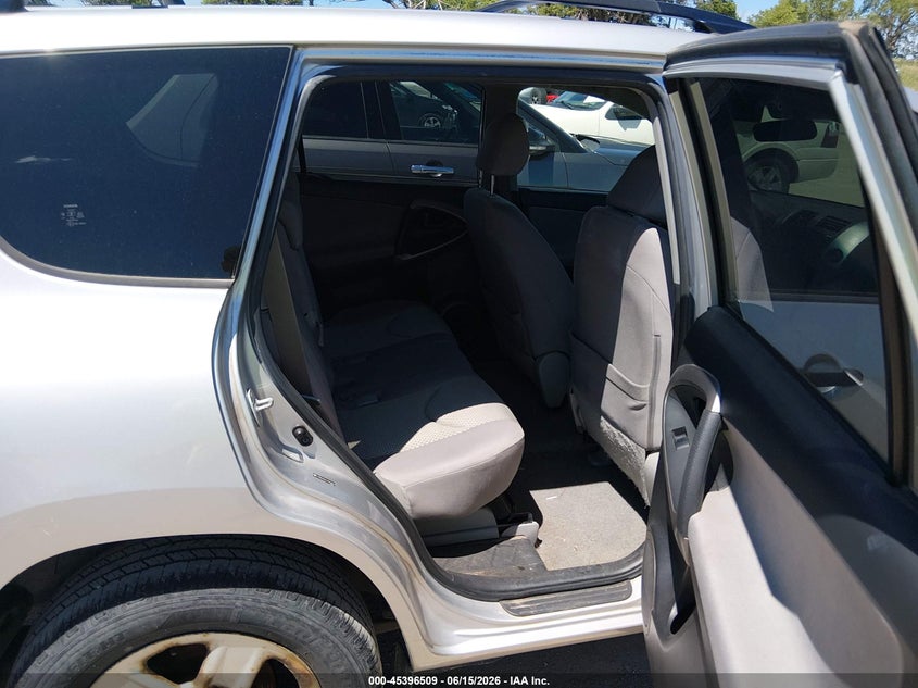 2007 Toyota Rav 4 VIN JTMBD33V676050852 IAAI salvage auction — NORMAL WEAR, Certificate Of Title (Nebraska), sold $650 on 2026-07-09 (photo 8)