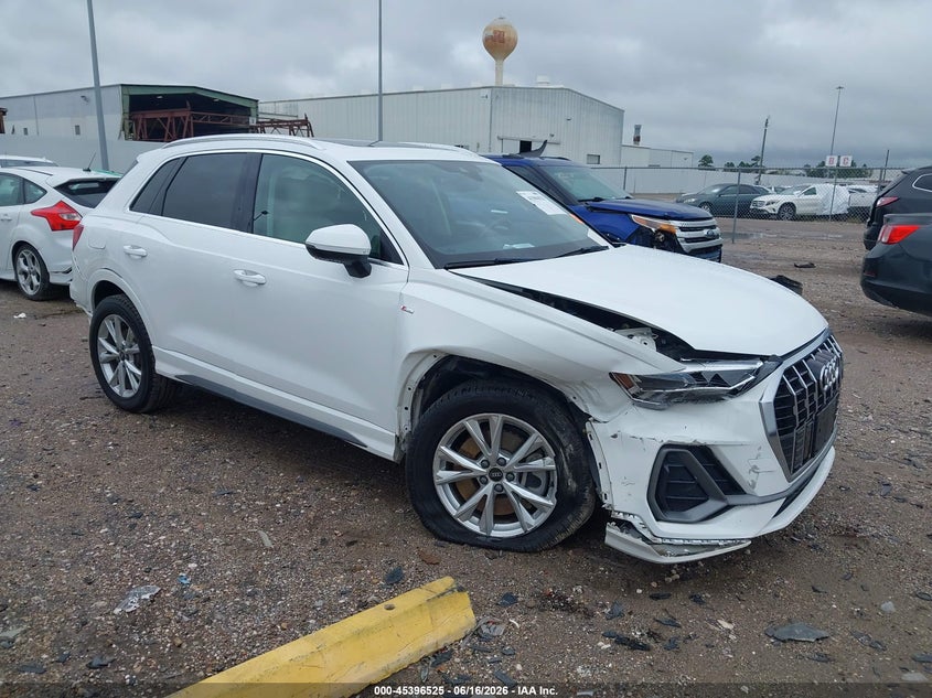 2023 Audi Q3 VIN WA1DECF32P1055179 IAAI salvage auction — RIGHT FRONT, Salvage Title, sold $5,600 on 2026-08-22 (photo 1)
