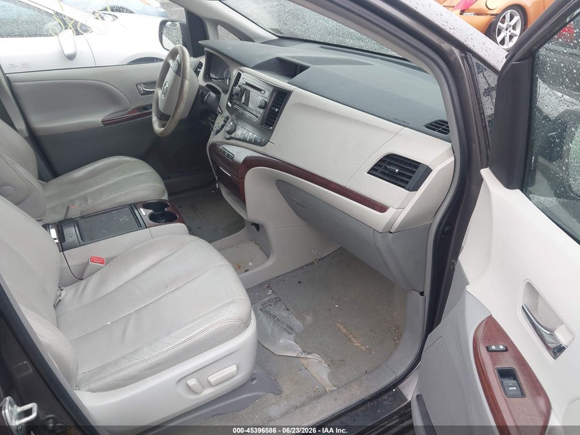2012 Toyota Sienna VIN 5TDDK3DC5CS038875 IAAI salvage auction — FRONT END, Salvage Title, sold $2,500 on 2026-07-28 (photo 5)