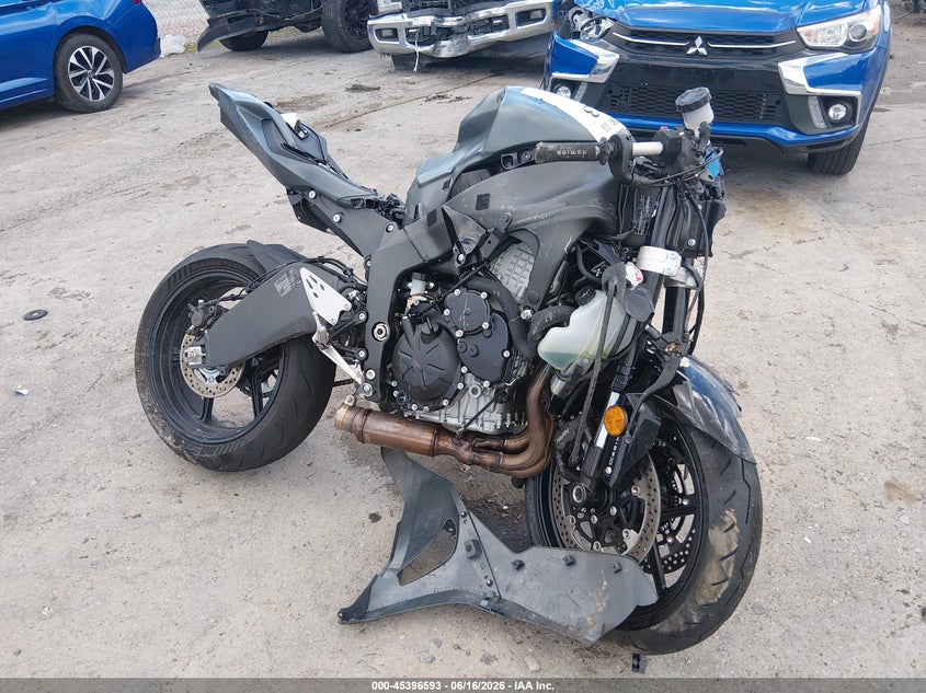 2025 Kawasaki Zx VIN JKBZXJJ16SA031322 IAAI salvage auction — ROLLOVER, Salvage (Pennsylvania), sold $575 on 2026-07-23 (photo 1)