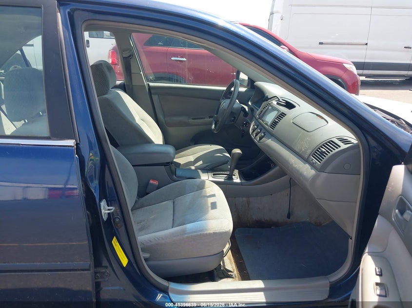 2004 Toyota Camry VIN 4T1BF30K84U064551 IAAI salvage auction — NORMAL WEAR, Clear-Dealer Only (Oregon), sold $275 on 2026-07-09 (photo 5)