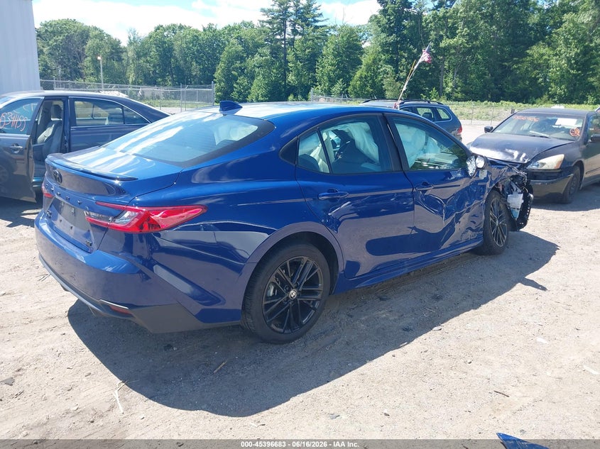 2026 Toyota Camry VIN 4T1DBADK2TU038190 IAAI salvage auction — RIGHT SIDE, Salvage (Massachusetts), sold $11,000 on 2026-08-26 (photo 4)