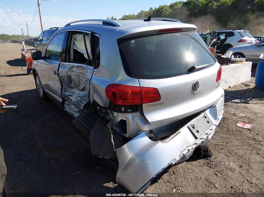 2017 Volkswagen Tiguan VIN WVGSV7AX6HK003270 IAAI salvage auction — SIDE, Salvage (Massachusetts), sold $25 on 2026-07-28 (photo 3)