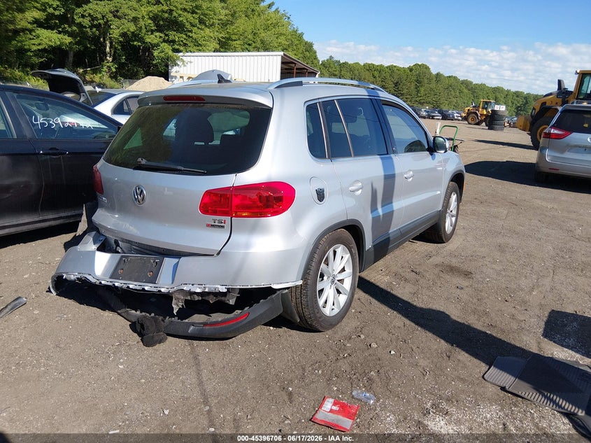 2017 Volkswagen Tiguan VIN WVGSV7AX6HK003270 IAAI salvage auction — SIDE, Salvage (Massachusetts), sold $25 on 2026-07-28 (photo 4)
