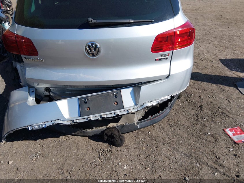 2017 Volkswagen Tiguan VIN WVGSV7AX6HK003270 IAAI salvage auction — SIDE, Salvage (Massachusetts), sold $25 on 2026-07-28 (photo 6)