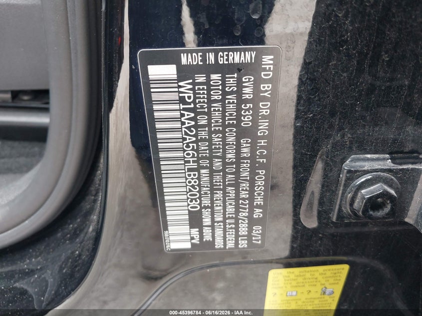 2017 Porsche Macan VIN WP1AA2A56HLB82030 IAAI salvage auction — Burn Interior, Salvage Title, sold $6,400 on 2026-08-27 (photo 9)