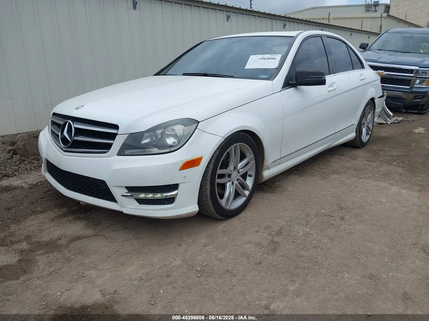 2014 Mercedes-benz C-klasse VIN WDDGF4HB4ER307819 IAAI salvage auction — REAR END, Salvage (Texas), sold $1,850 on 2026-08-10 (photo 2)